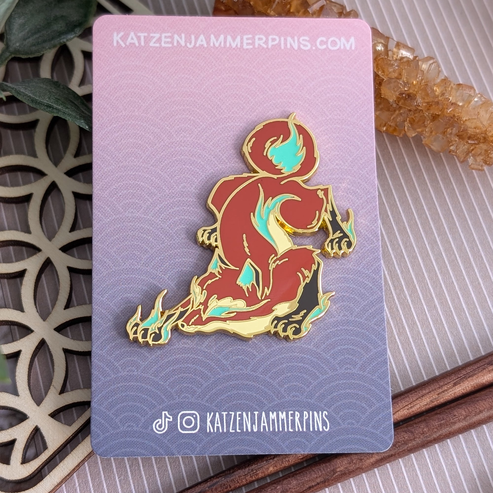 katzenjammerpins-spirit-fox-emaille-pin-glow-in-the-dark-gold image 2