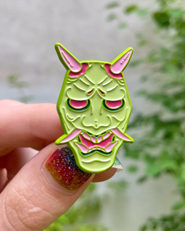 kabujiro-oni-mask-emaille-pin-spring-edition-40mm image 1