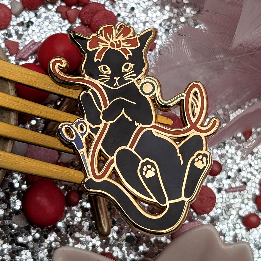 katzenjammerpins-gift-cat-pin-schwarz-hard-enamel image 4