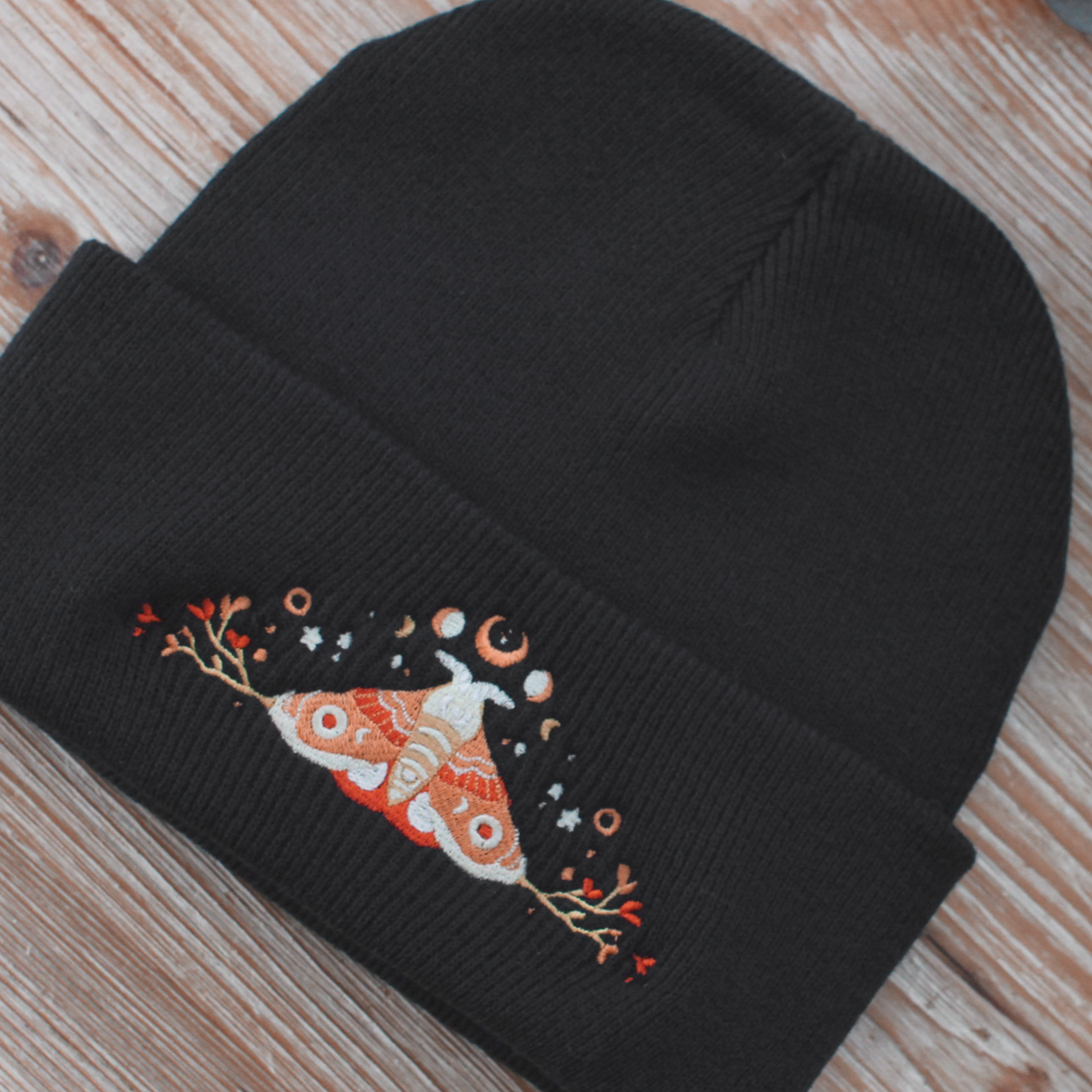 miamouz-beanies-moon-moth-beanie-schwarz-stickerei image 1