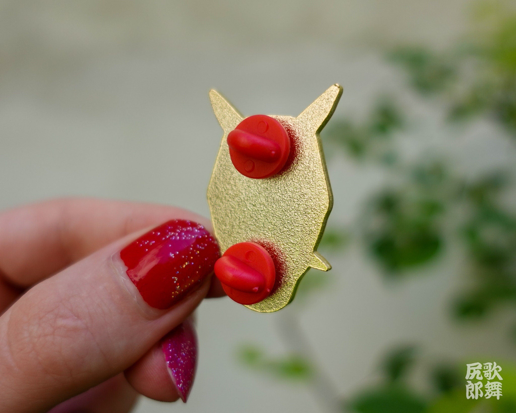 kabujiro-oni-mask-enamel-pin-40mm-gold-maske image 2