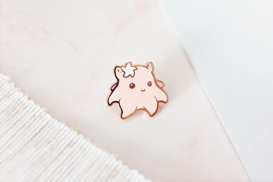 miamouz-dumbo-oktopus-emaille-pin-rosa-28mm image 1