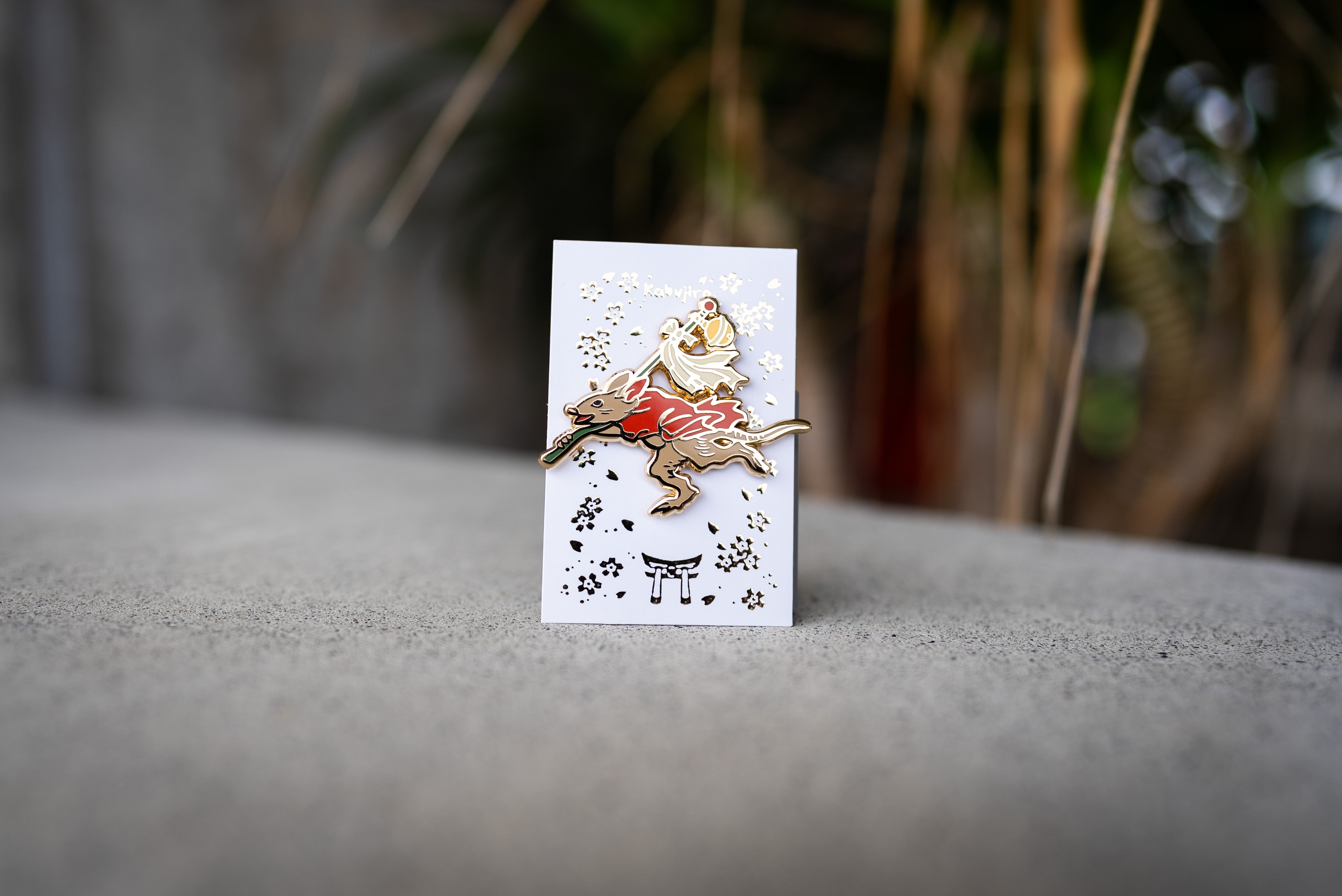 kabujiro-animal-circus-running-rat-enamel-pin-60x49mm image 2