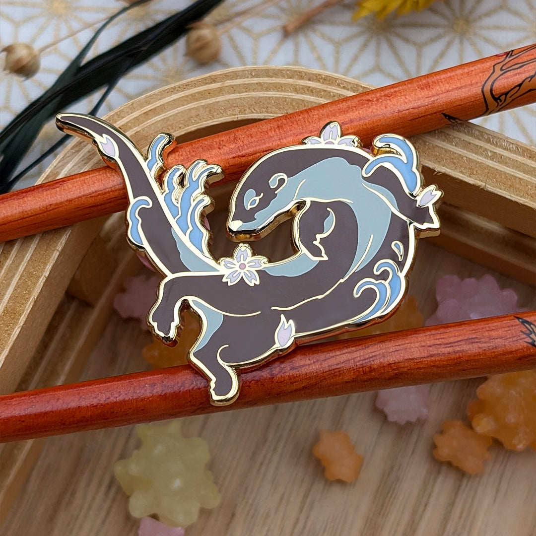 katzenjammerpins-hanami-otter-hard-enamel-pin-gold image 2