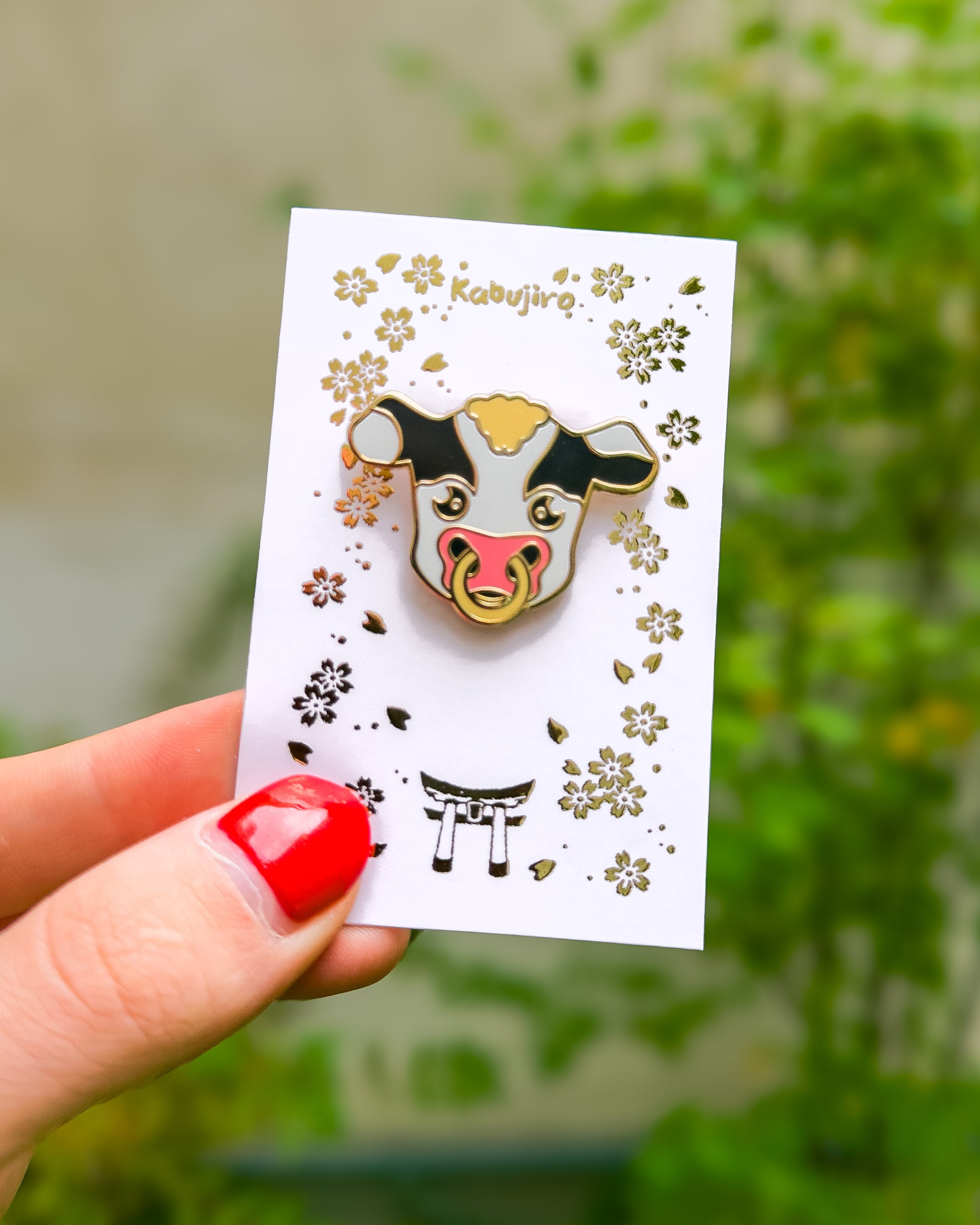 kabujiro-cow-kuh-emaille-pin-28mm-gold-niedlich image 2