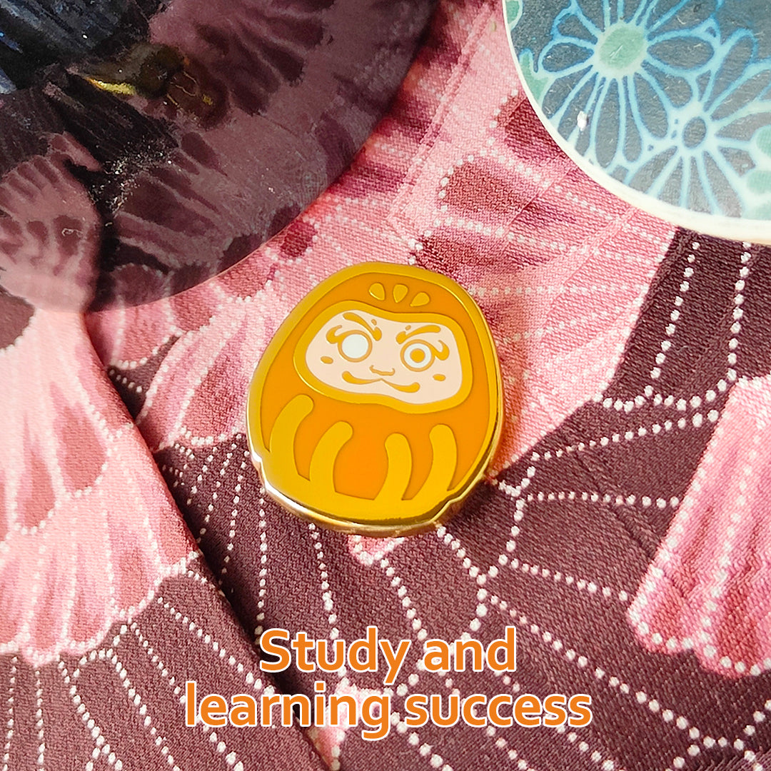 katzenjammerpins-daruma-lucky-charms-pin-rot image 6