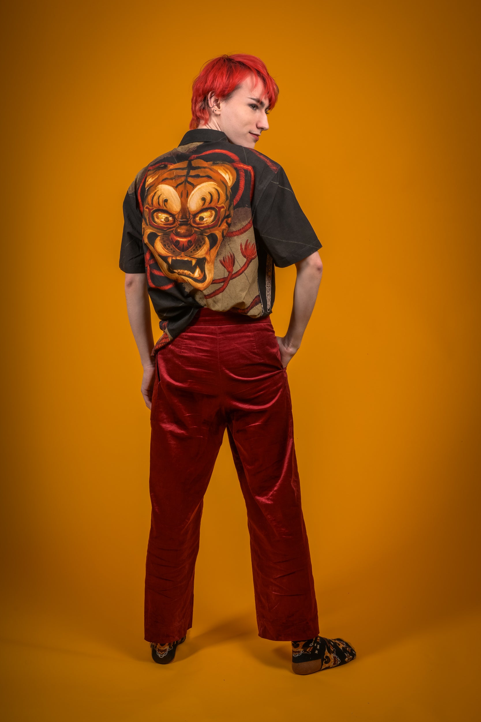 kabujiro-clothing-samurai-tiger-button-up-hemd-unisex image 2