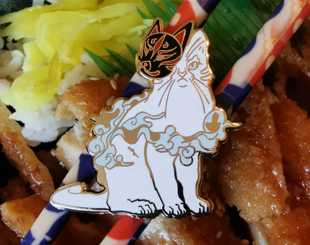 katzenjammerpins-catsune-ninja-cat-emaille-pin-moonlight image 1