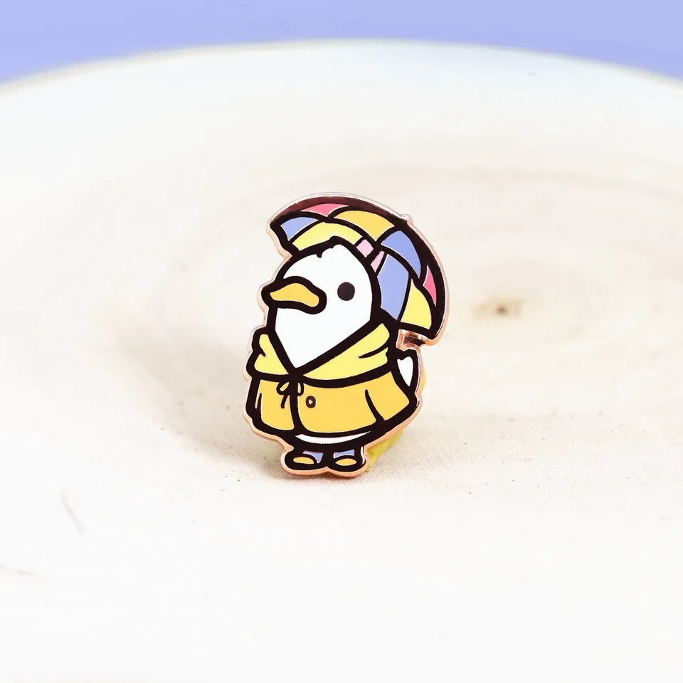 miamouz-duck-in-raincoat-emaille-pin-ente-normal image 1