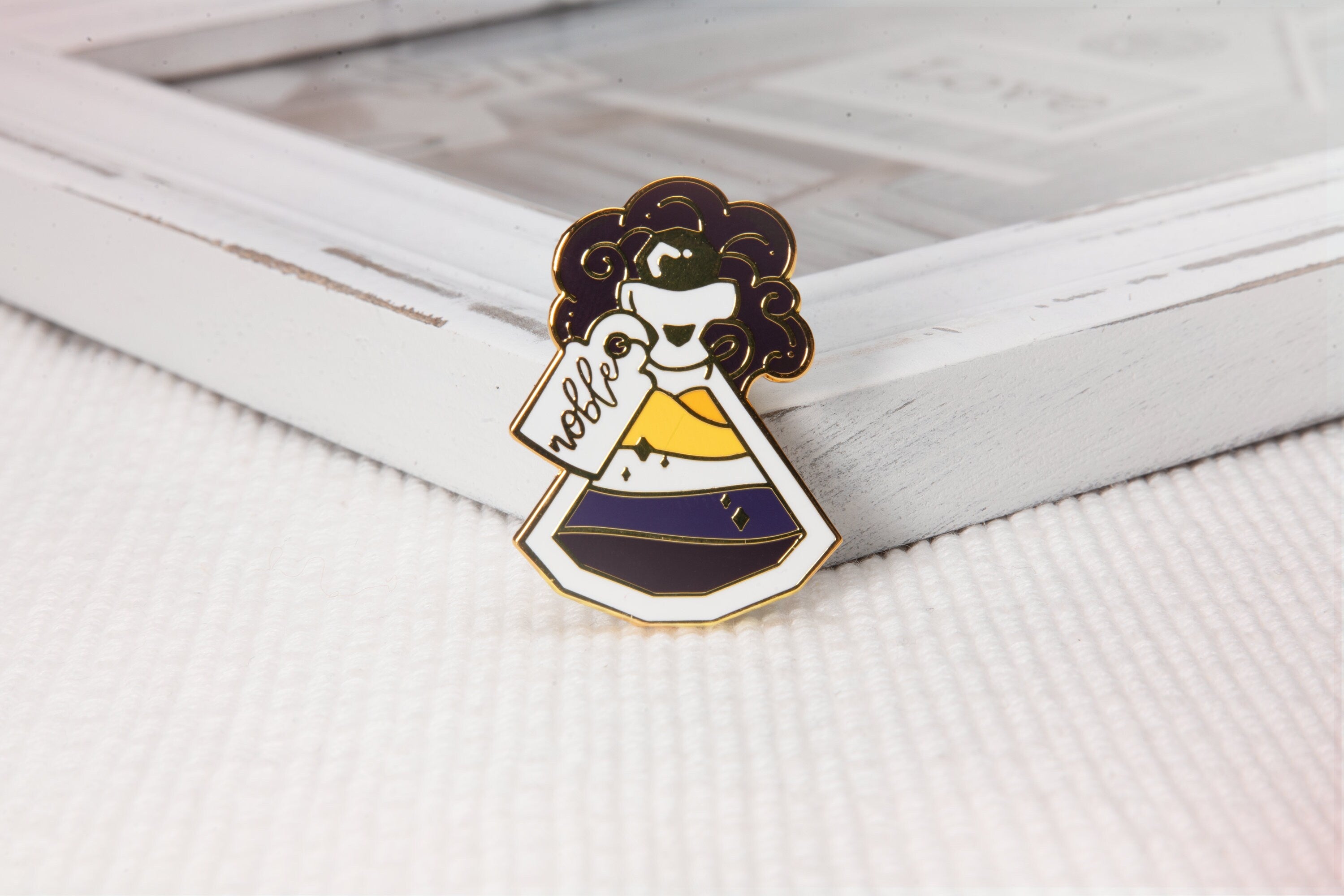 miamouz-pride-potion-nonbinary-flag-enamel-pin-gold-26mm image 6