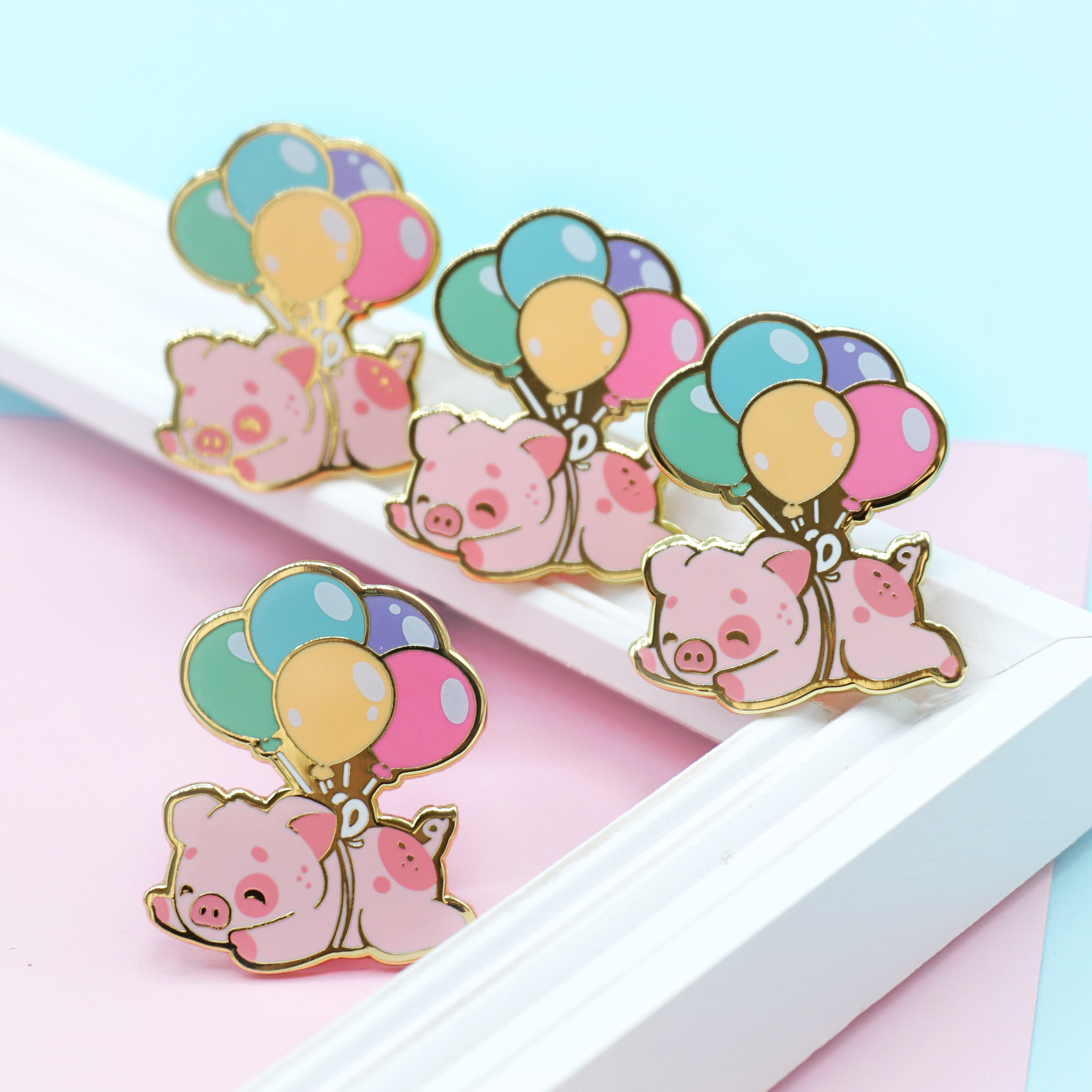 miamouz-enamel-pins-flying-piggy-pin-hartemaille-regenbogen image 5