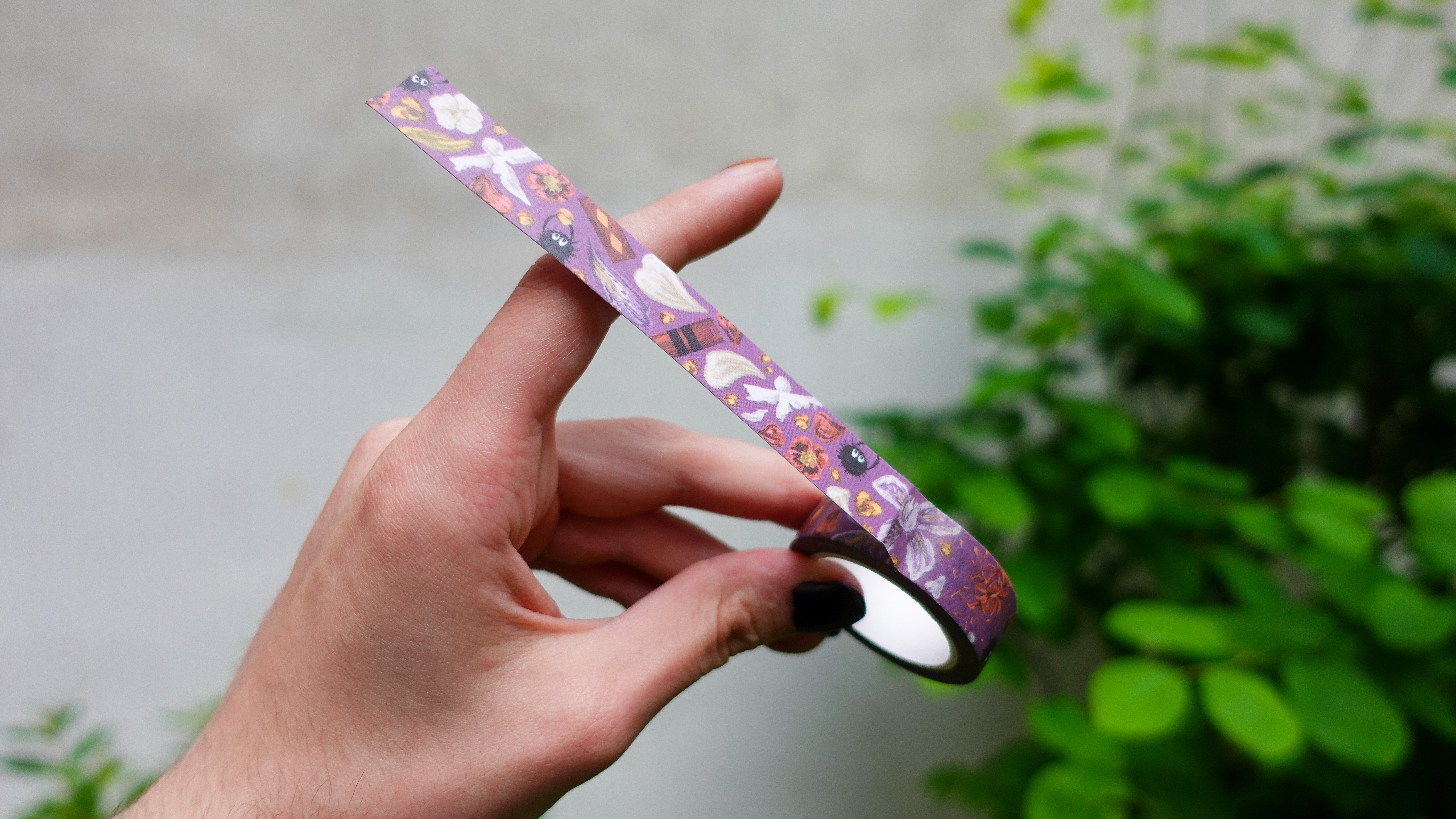 kabujiro-spirit-florals-purple-washi-tape-15mm-x-10m image 3