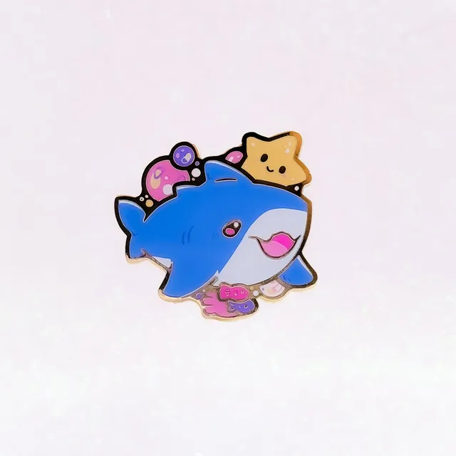 miamouz-shark-adventures-pin-hai-35x39-mm image 1