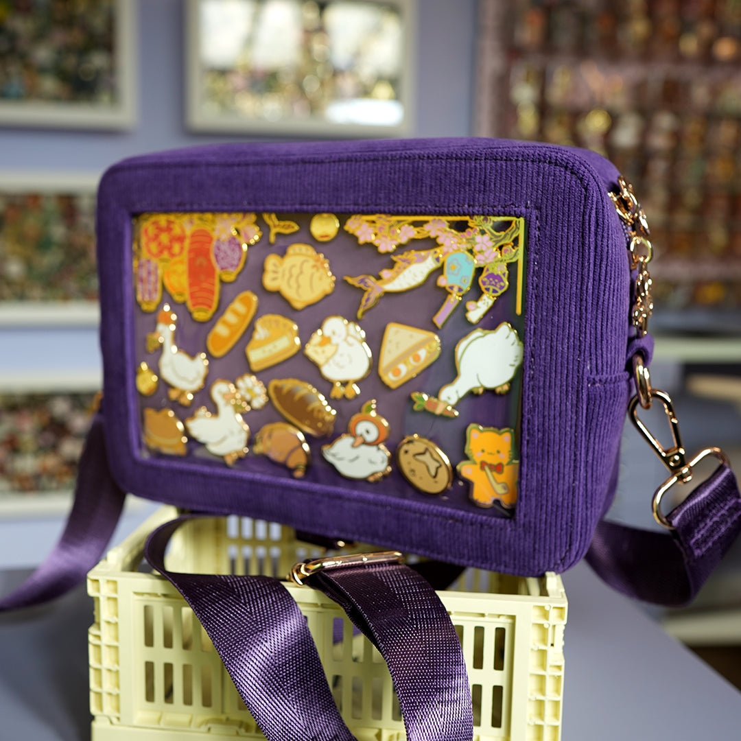 katzenjammerpins-ita-bag-rucksack-gr-n-gold-hardware image 6