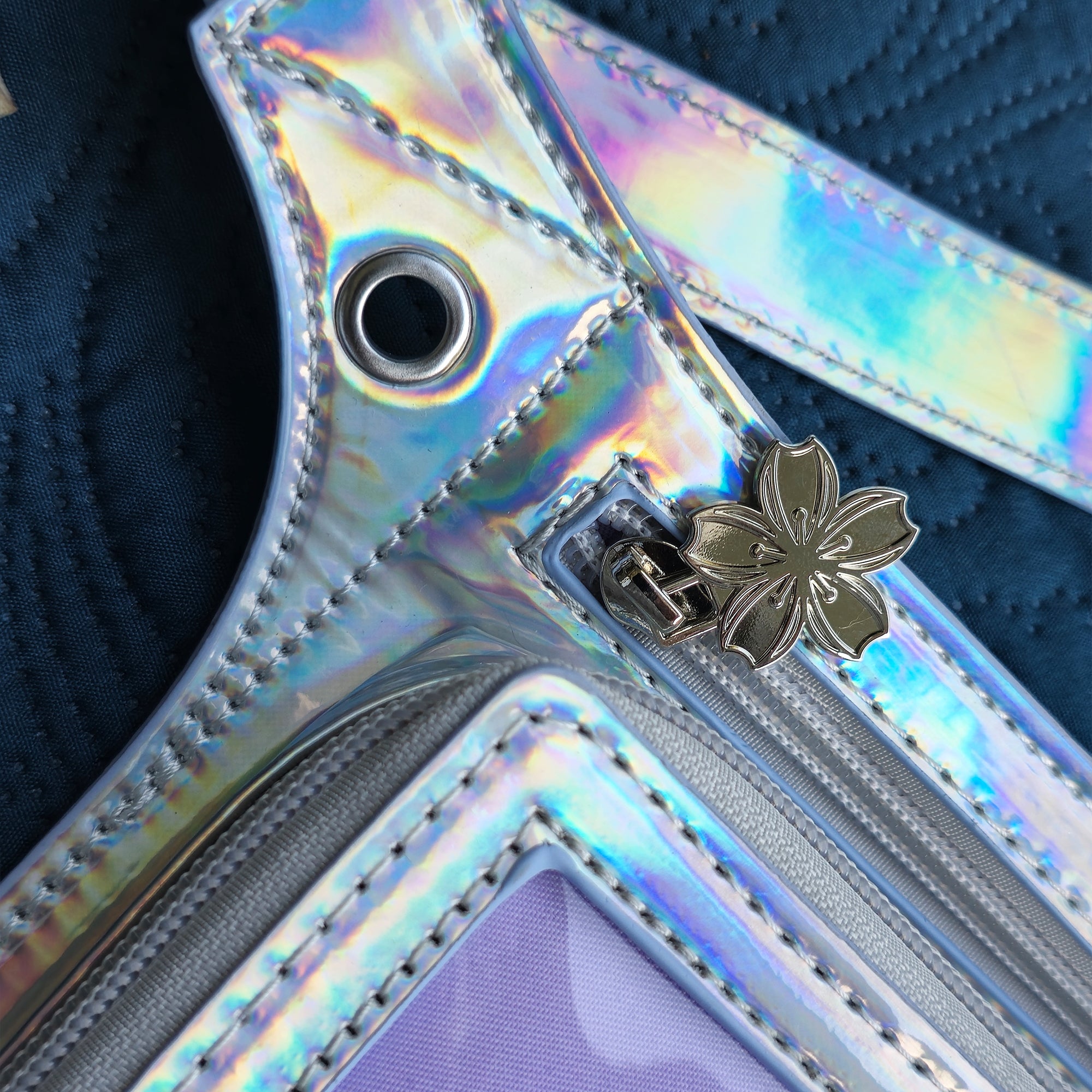katzenjammerpins-ita-bag-bauchtasche-holo-fenster image 6