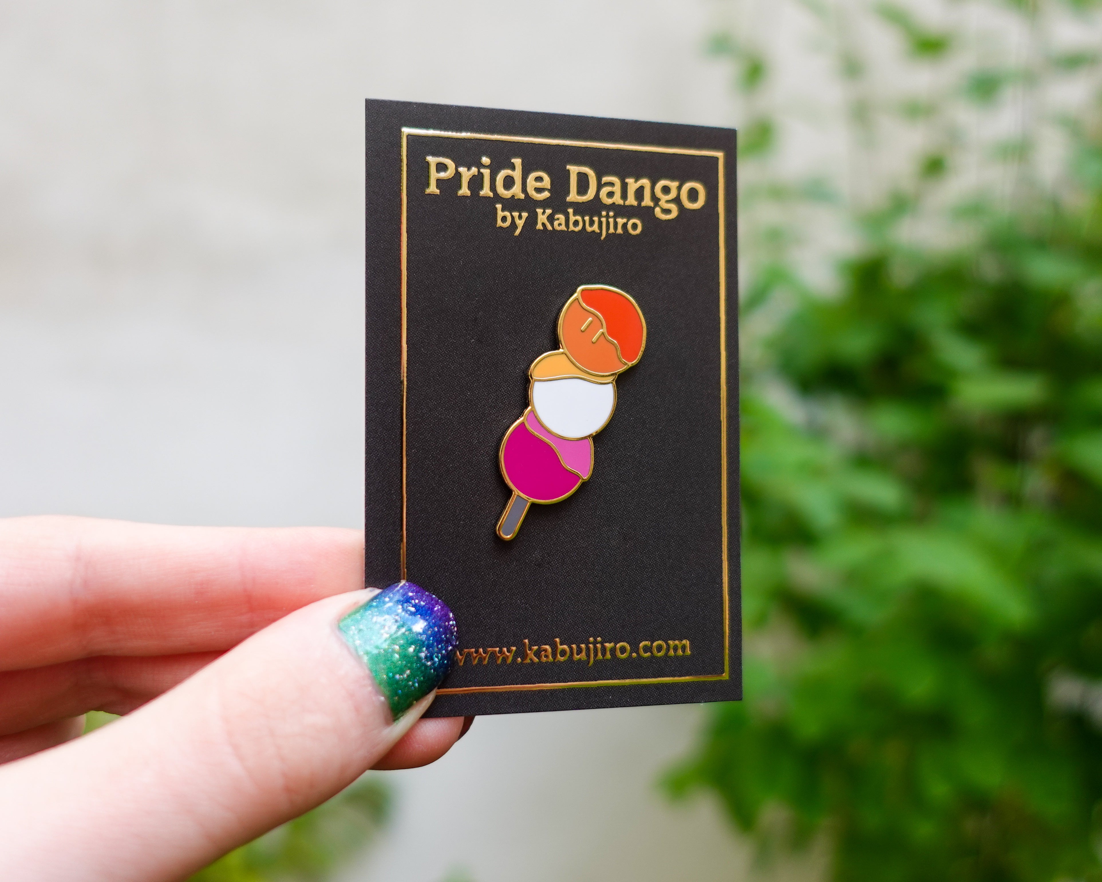 kabujiro-enamel-pins-pride-dango-emaille-pin-lesbian image 2