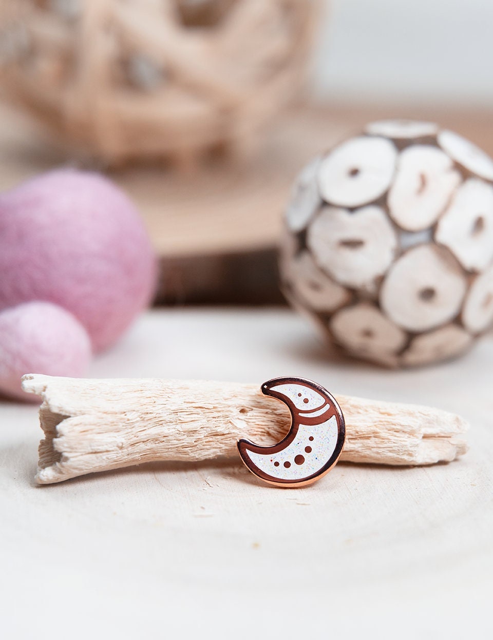 miamouz-mond-emaille-pin-glitzer-rosegold-18mm image 2