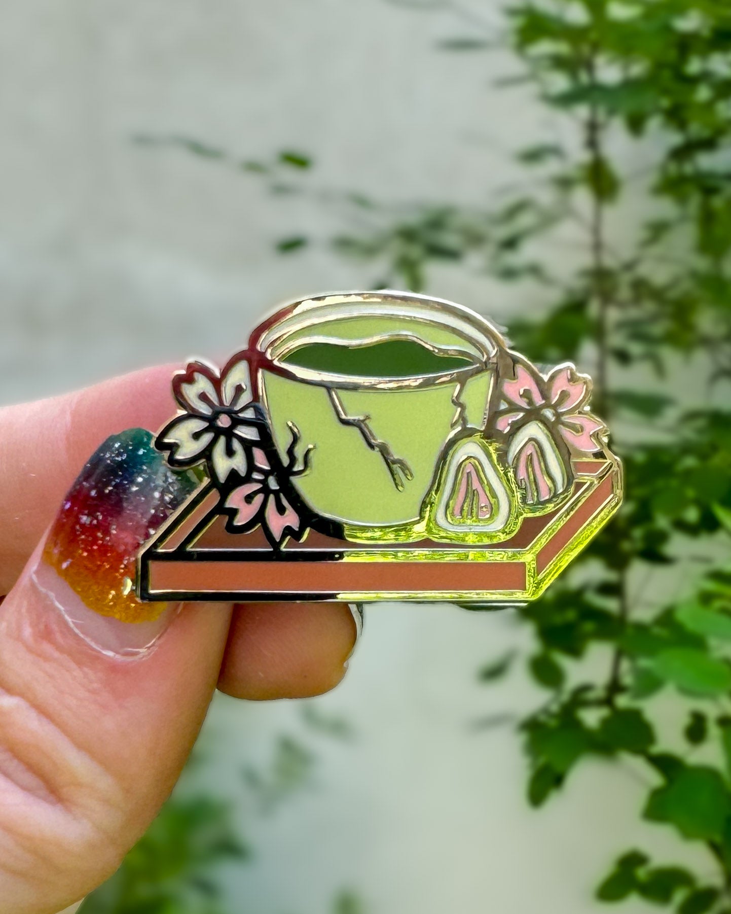 kabujiro-hot-matcha-dessert-enamel-pin-35-mm-gold image 2