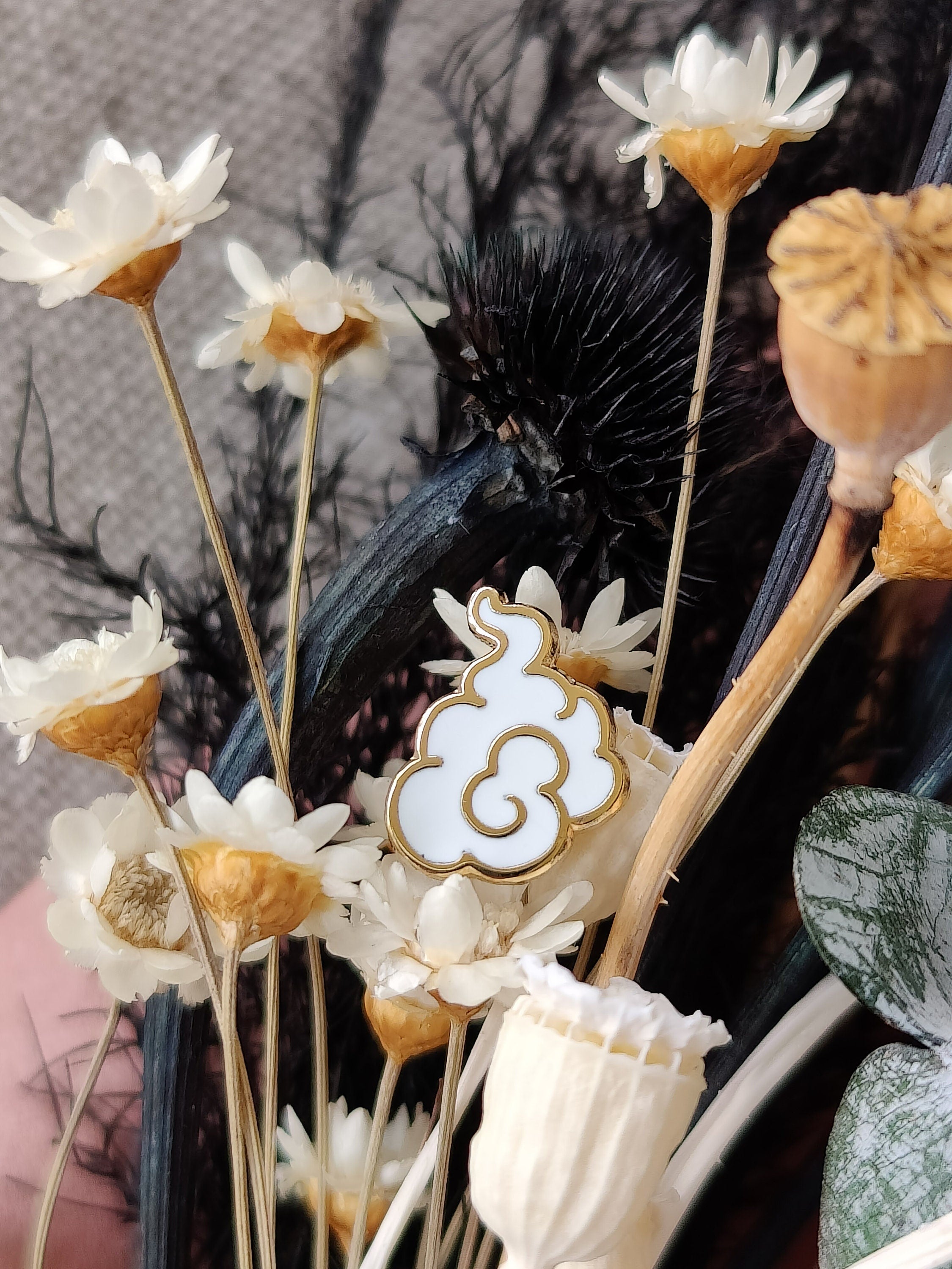katzenjammerpins-sinful-seven-cloud-minipin-emaille-pin-day image 4