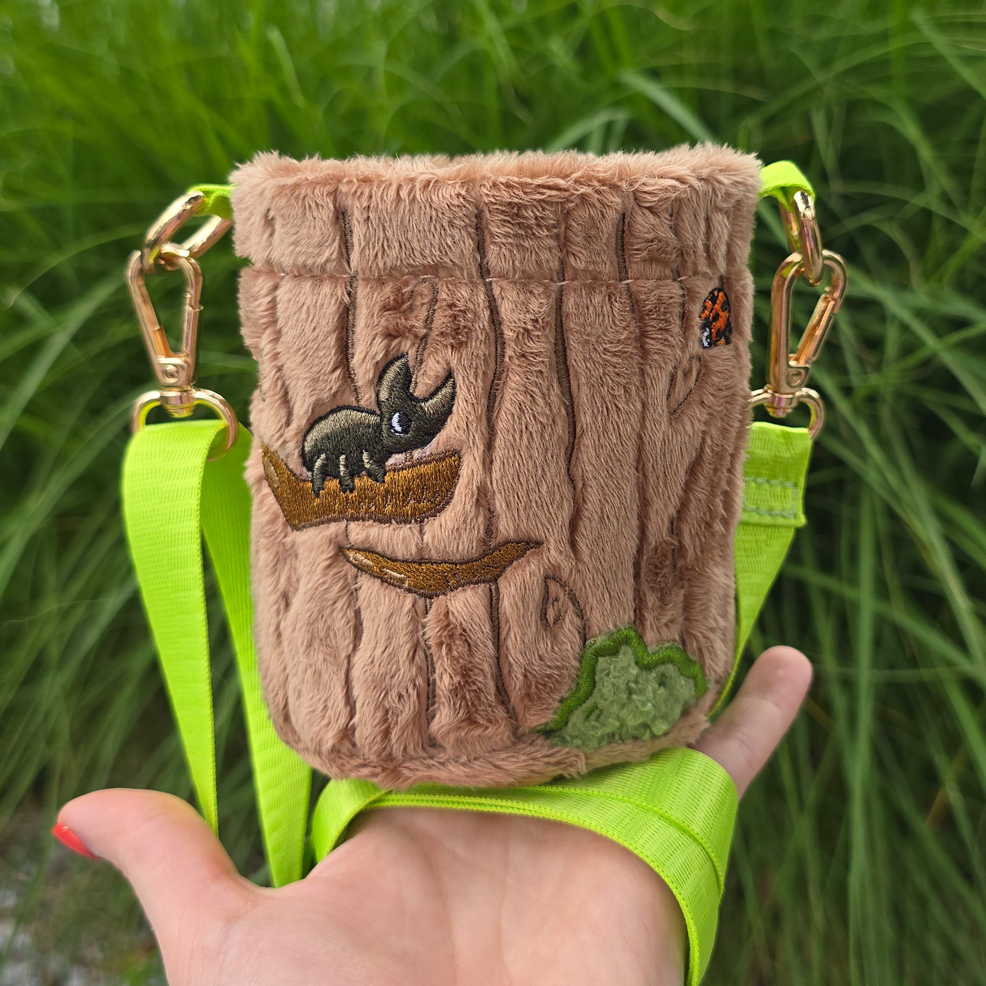 katzenjammerpins-mossy-cottage-cupholder-getr-nkehalter-gold image 5