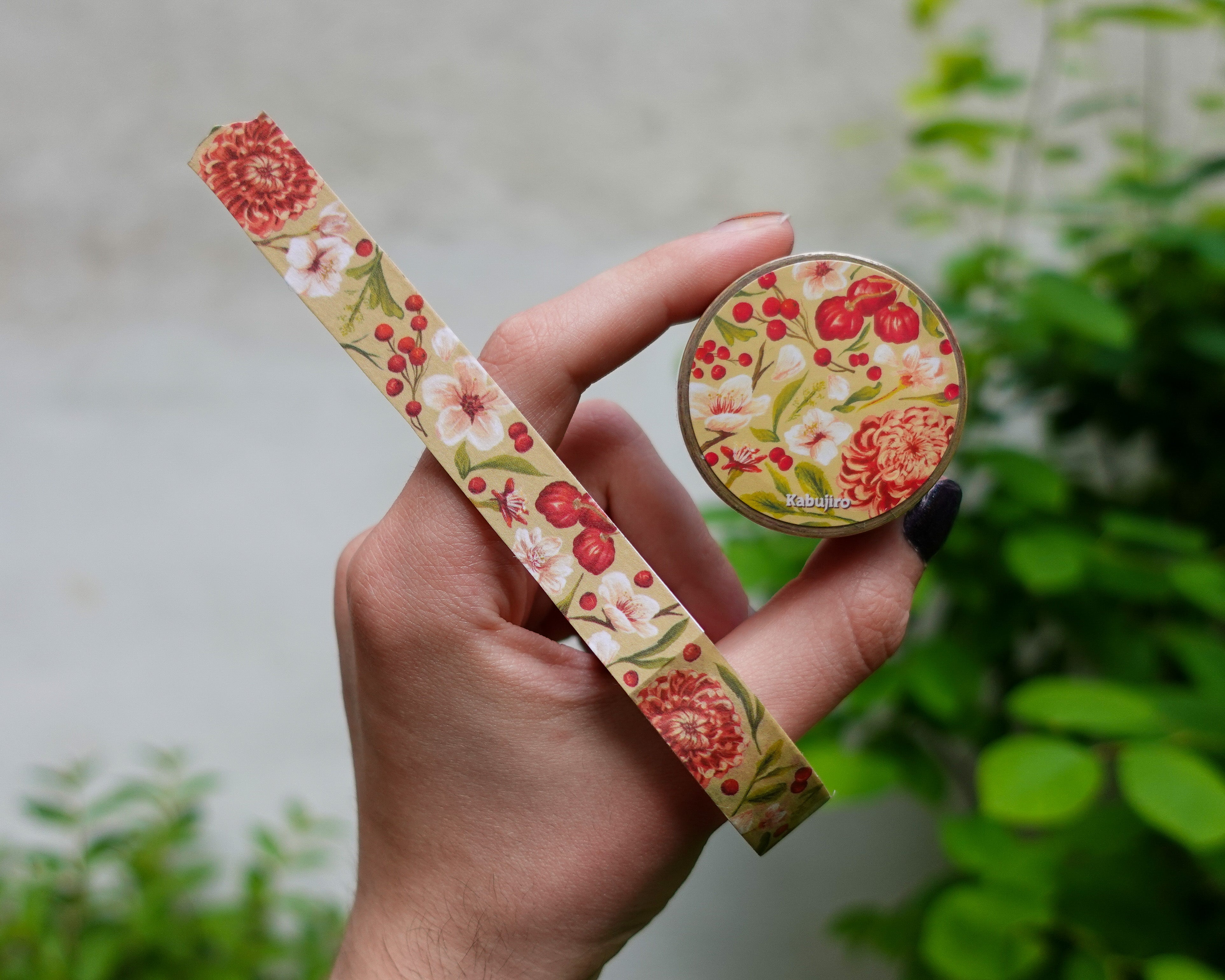kabujiro-washi-tapes-tea-leaves-florals-15mm-10m image 1