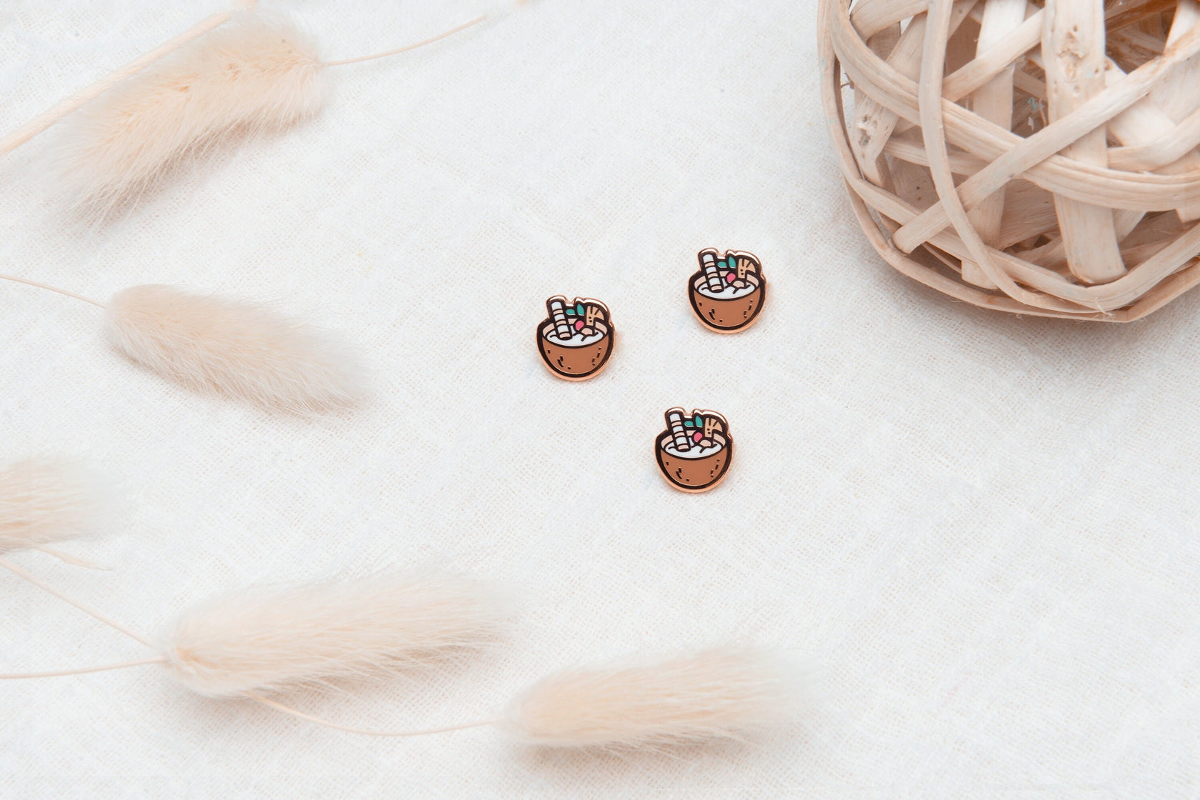 miamouz-coconut-pina-colada-emaille-pin-15-mm image 3