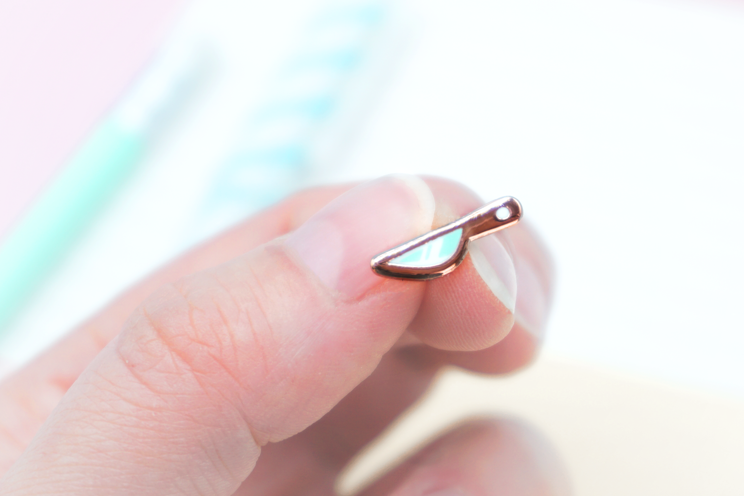miamouz-tiny-knife-emaille-pin-mini-6x15mm-rosegold image 2
