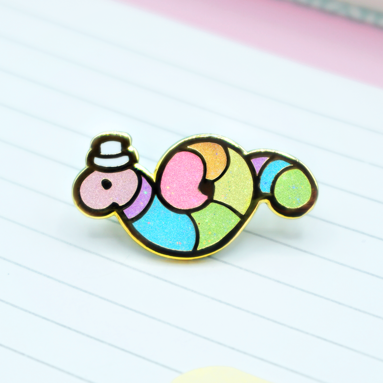 miamouz-rainbow-gummi-worm-enamel-pin-regenbogen-glitzer image 1