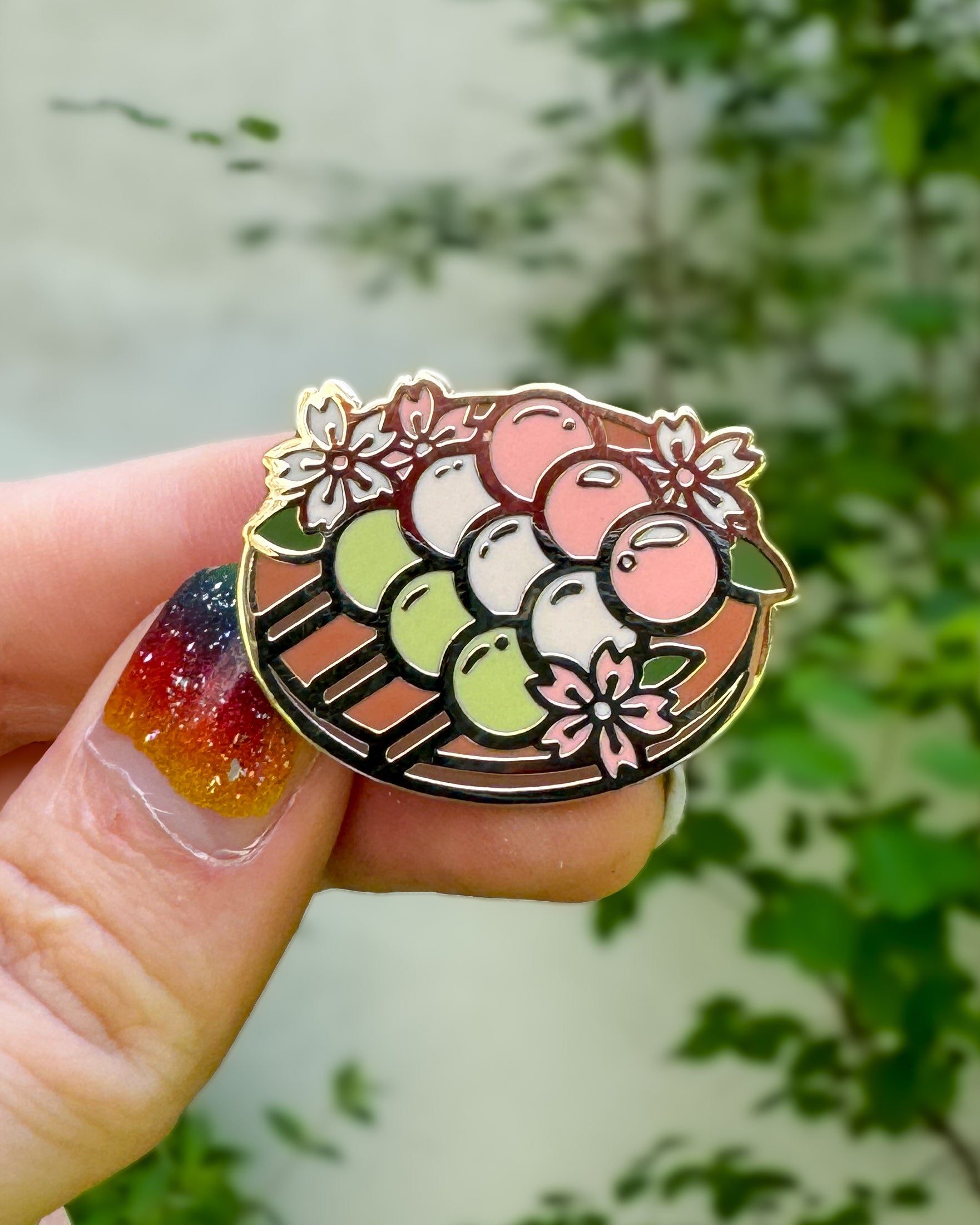kabujiro-enamel-pins-spring-dango-emaille-pin-matcha-35mm image 2