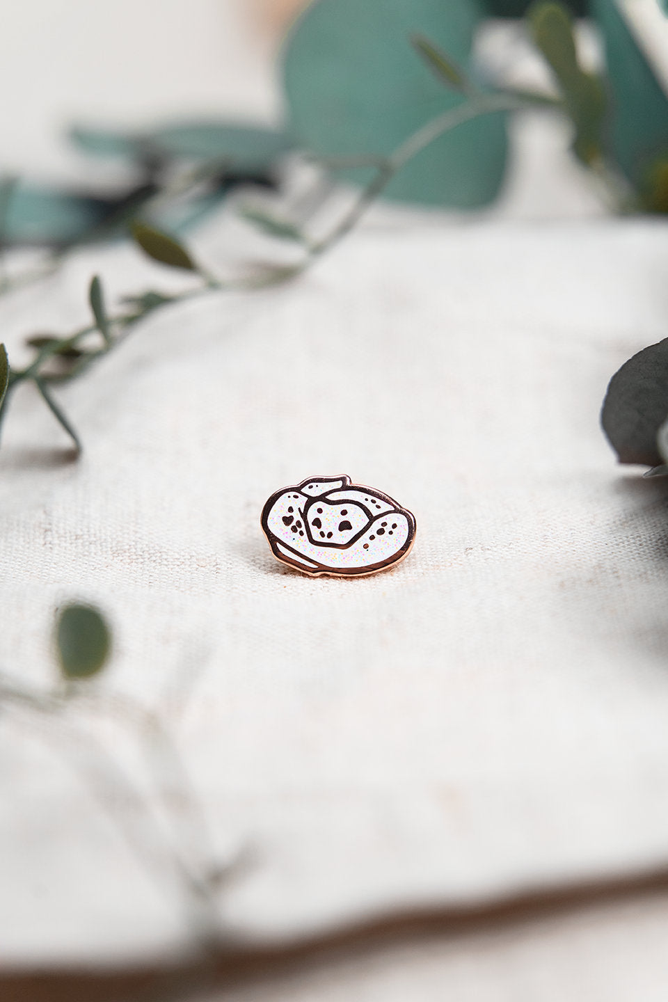 miamouz-sleepy-snake-emaille-pin-glitzer-wei-mini image 2