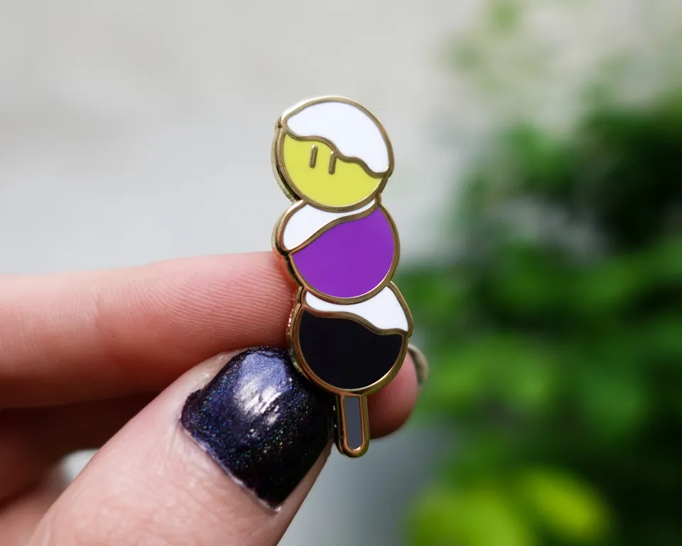 kabujiro-enamel-pins-pride-dango-emaille-pin-non-binary image 1