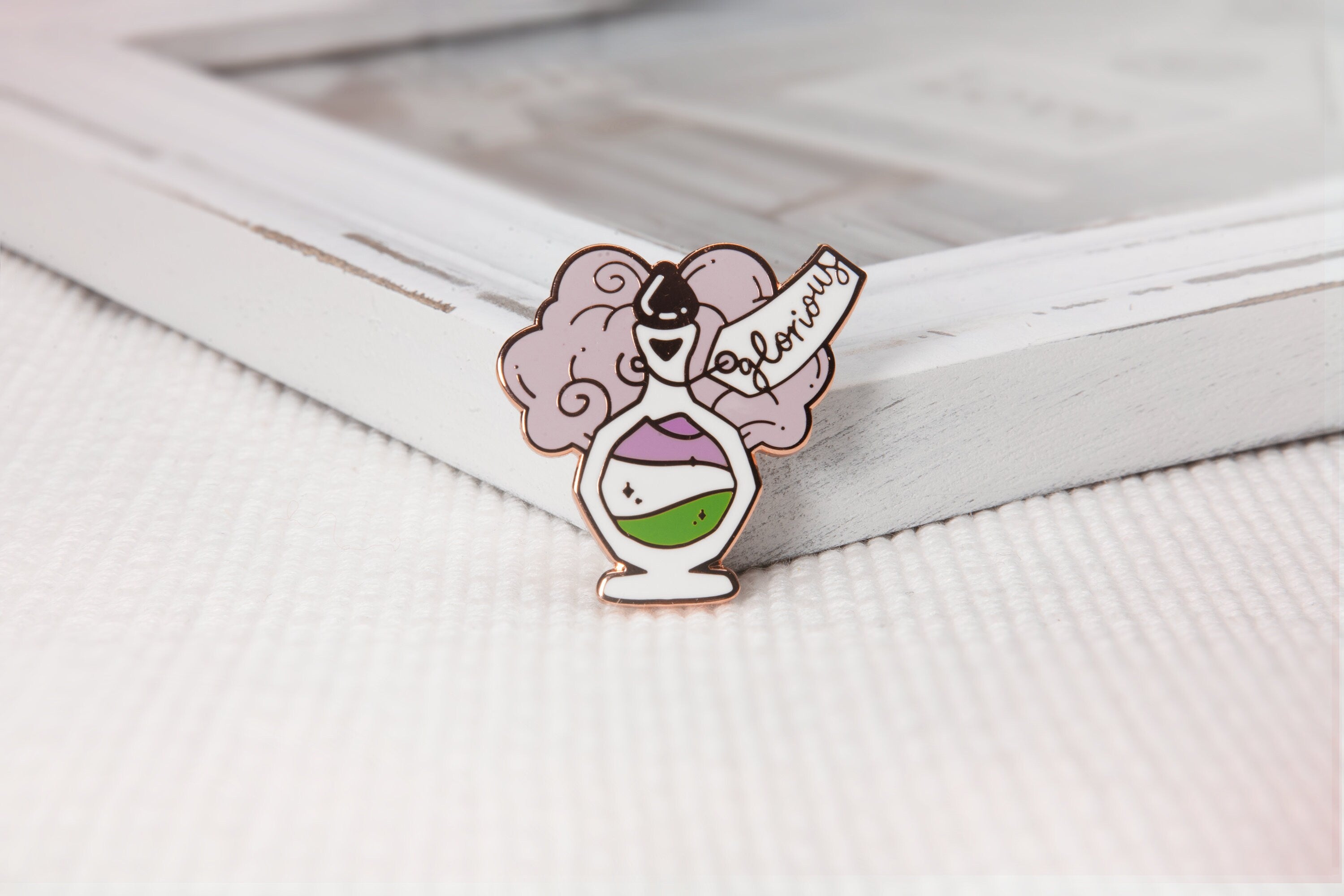 miamouz-genderqueer-pride-potion-emaille-pin-lgbtq image 3
