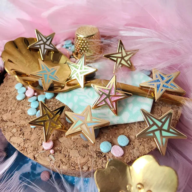 katzenjammerpins-origami-star-emaille-pin-rainbow-pastel image 1