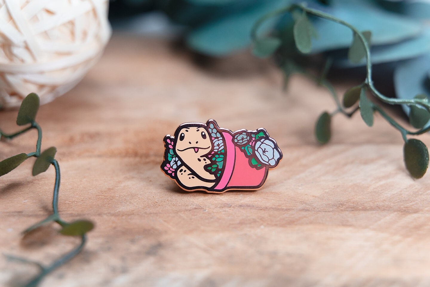 miamouz-snake-serenade-enamel-pin-pflanze-schlange image 1