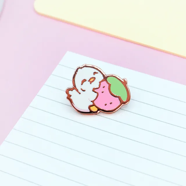 miamouz-enamel-pins-munching-duck-pin-hartemaille-ente image 1