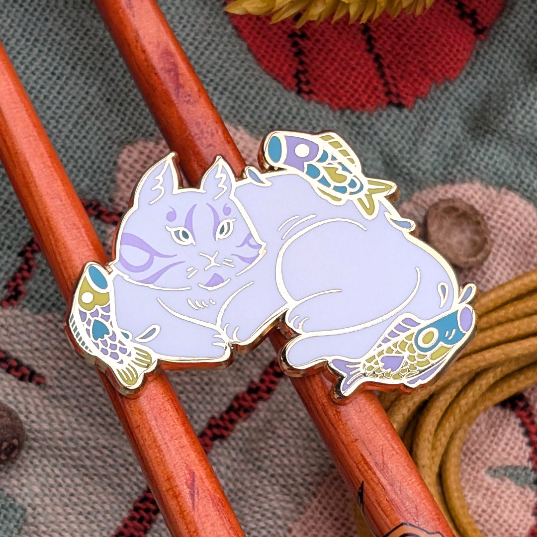 katzenjammerpins-kabuki-cat-emaille-pin-rot-a-grade image 3