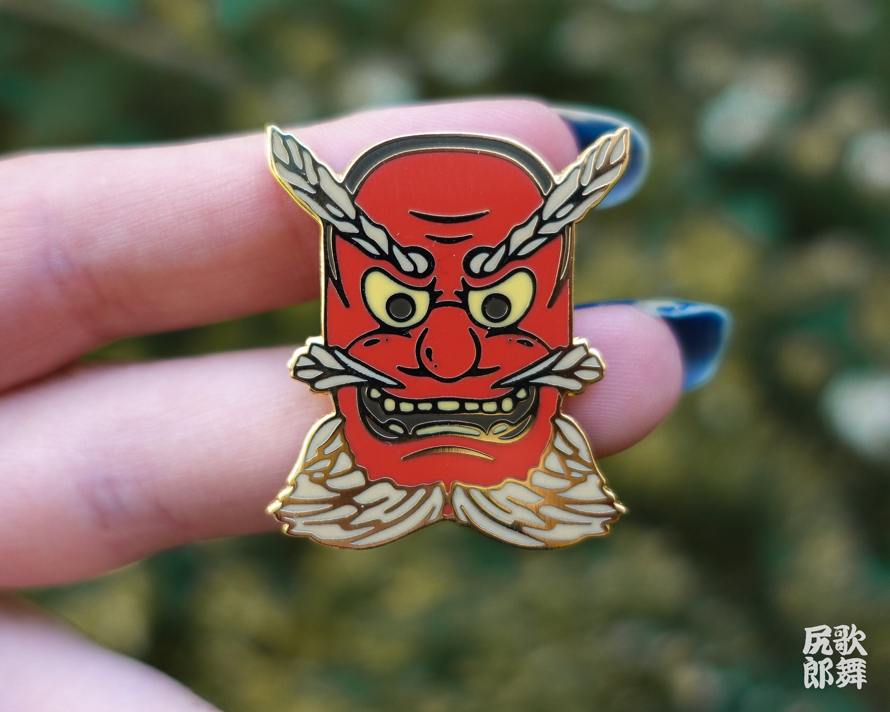 kabujiro-enamel-pins-tengu-maske-emaille-pin-35mm-gold image 2