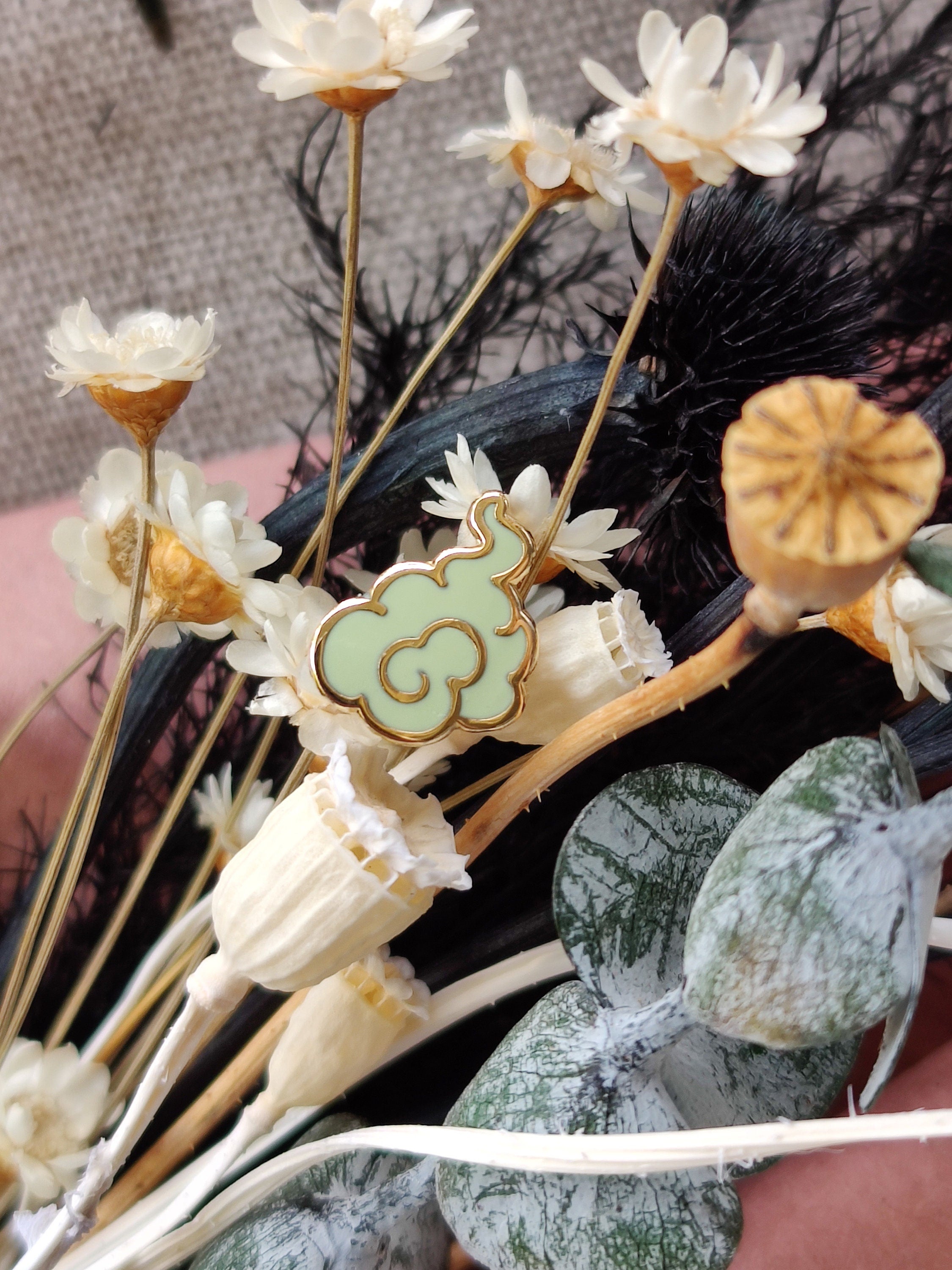 katzenjammerpins-sinful-seven-cloud-minipin-emaille-pin-day image 2