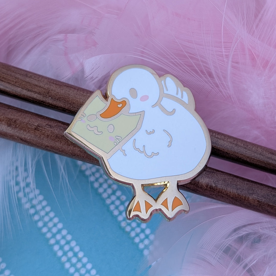 katzenjammerpins-duck-hard-enamel-pin-gold-2-8cm image 1