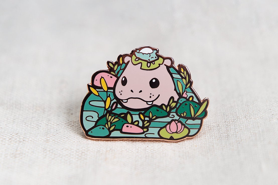 miamouz-hippo-and-frog-friend-enamel-pin-kupfer image 2