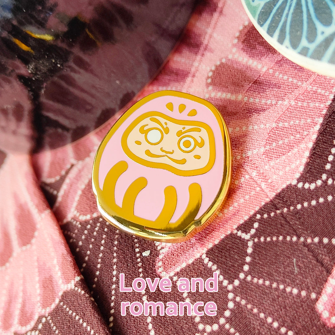 katzenjammerpins-daruma-lucky-charms-pin-rot image 7