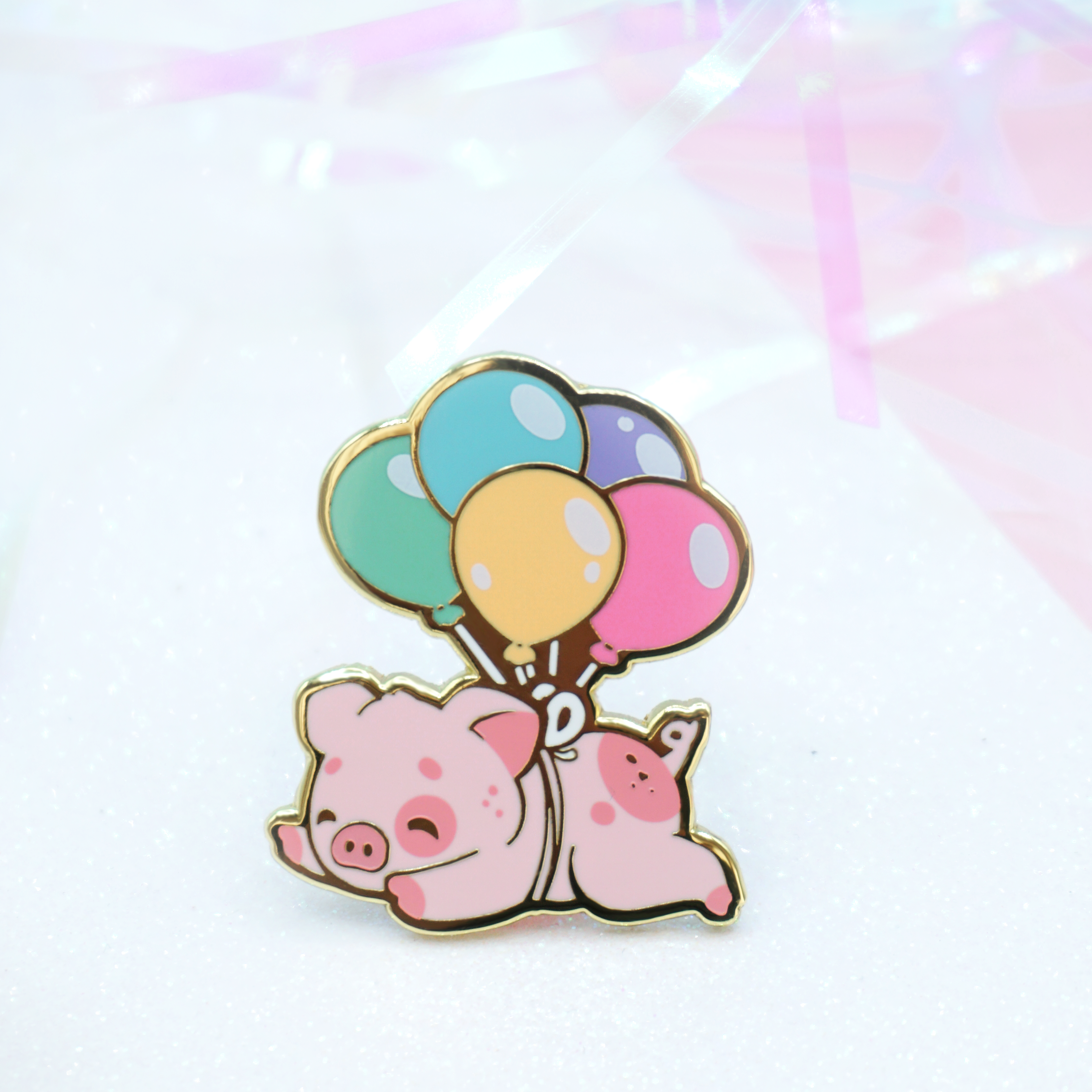 miamouz-enamel-pins-flying-piggy-pin-hartemaille-regenbogen image 3