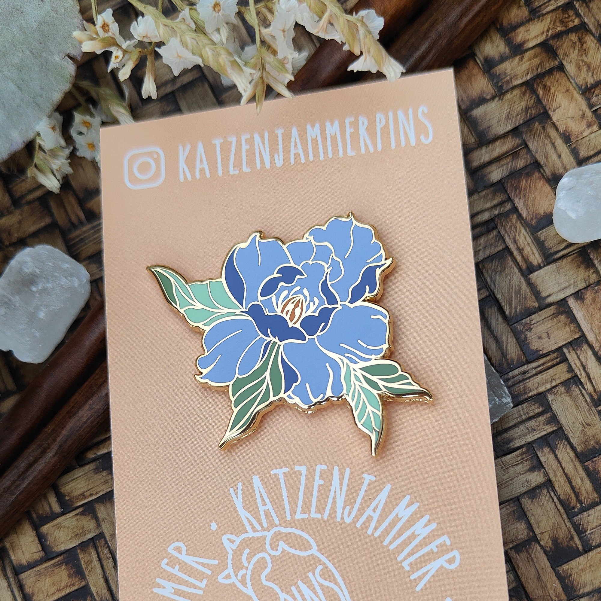 katzenjammerpins-peony-emaille-pin-blume-blau-gold image 3