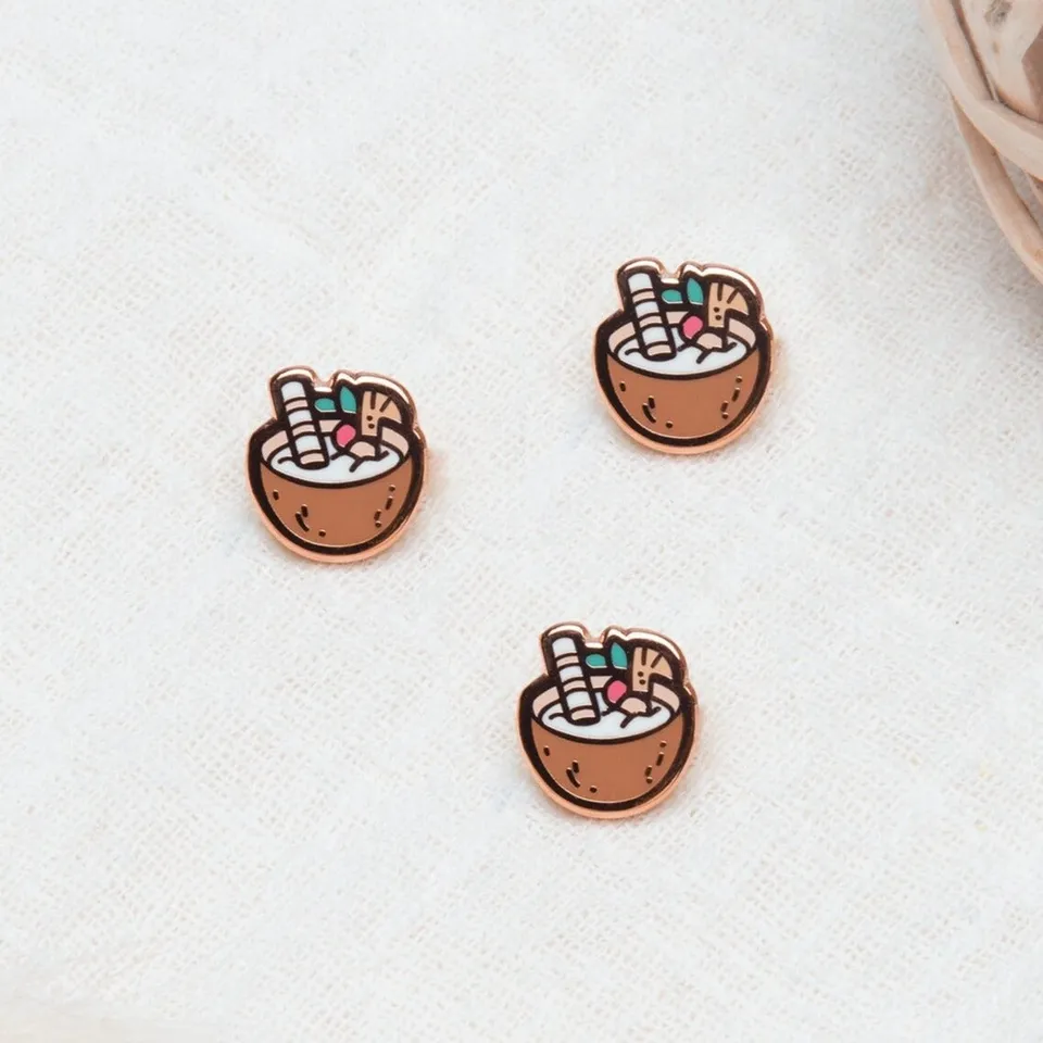 miamouz-coconut-pina-colada-emaille-pin-15-mm image 1