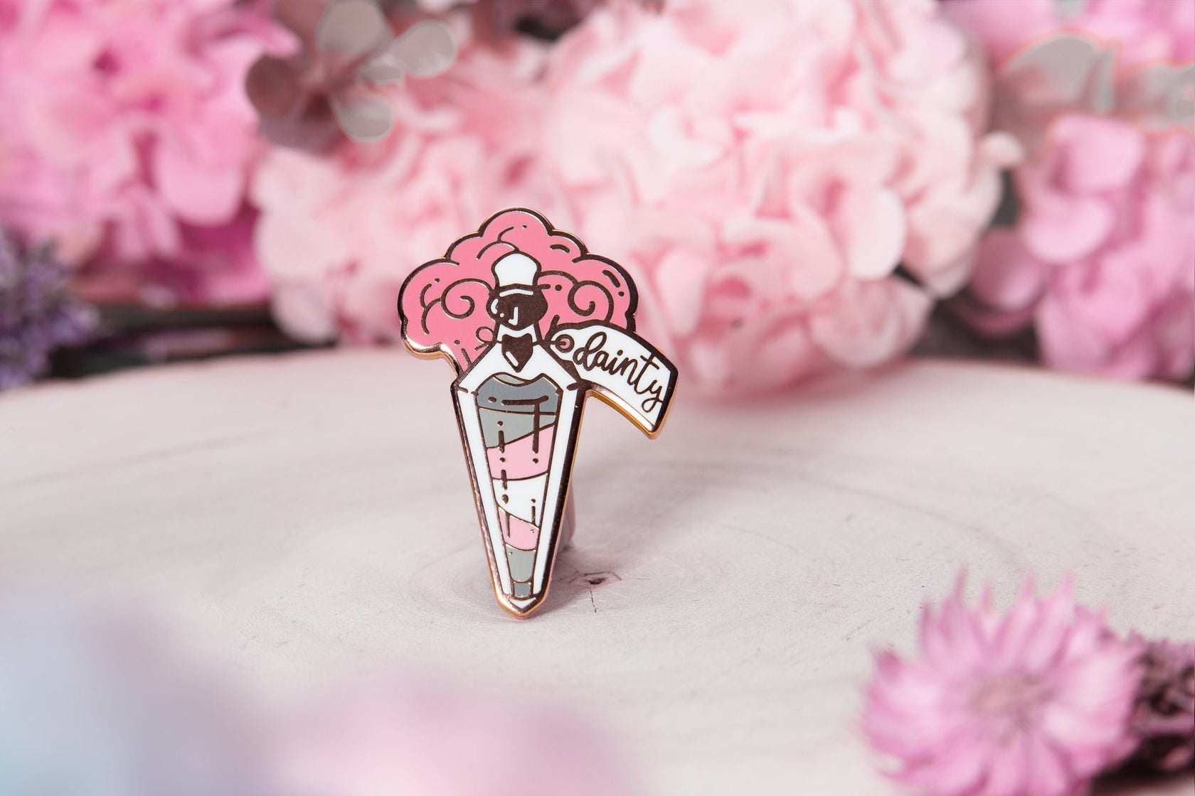 miamouz-pride-potion-demigirl-flag-enamel-pin-36mm-gold image 3