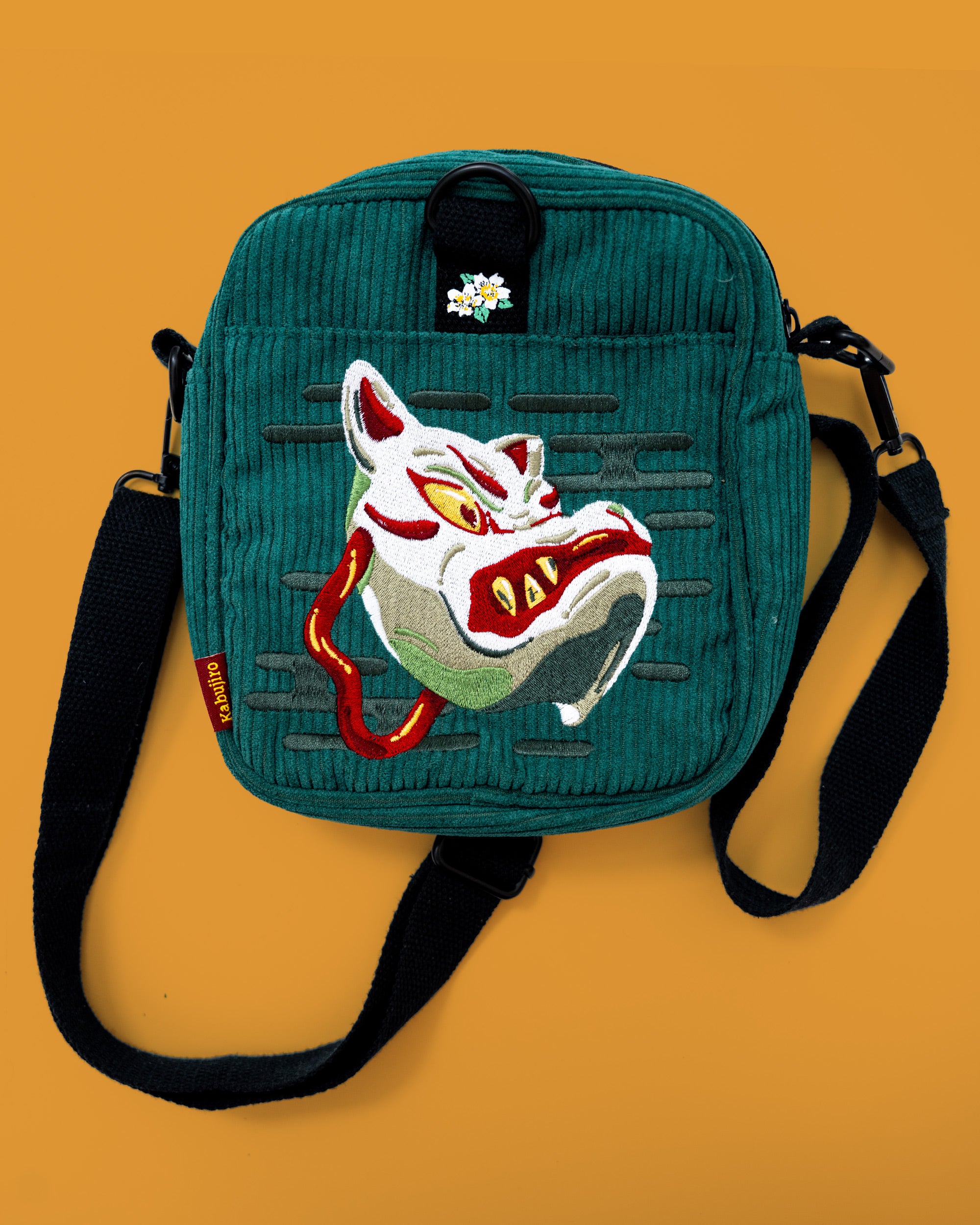 kabujiro-kitsune-mask-crossbody-tasche-15x18cm image 1