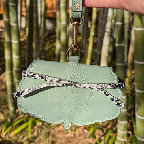 katzenjammerpins-kunai-green-brillenhalter-faltbar-gr-n image 2
