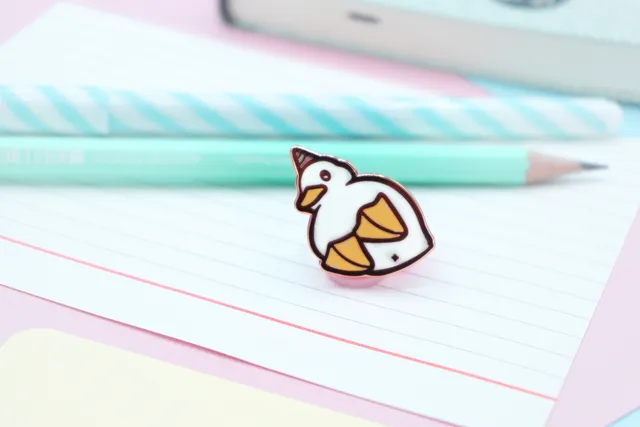 miamouz-party-hat-duck-enamel-pin-ente-hard-emaille image 1