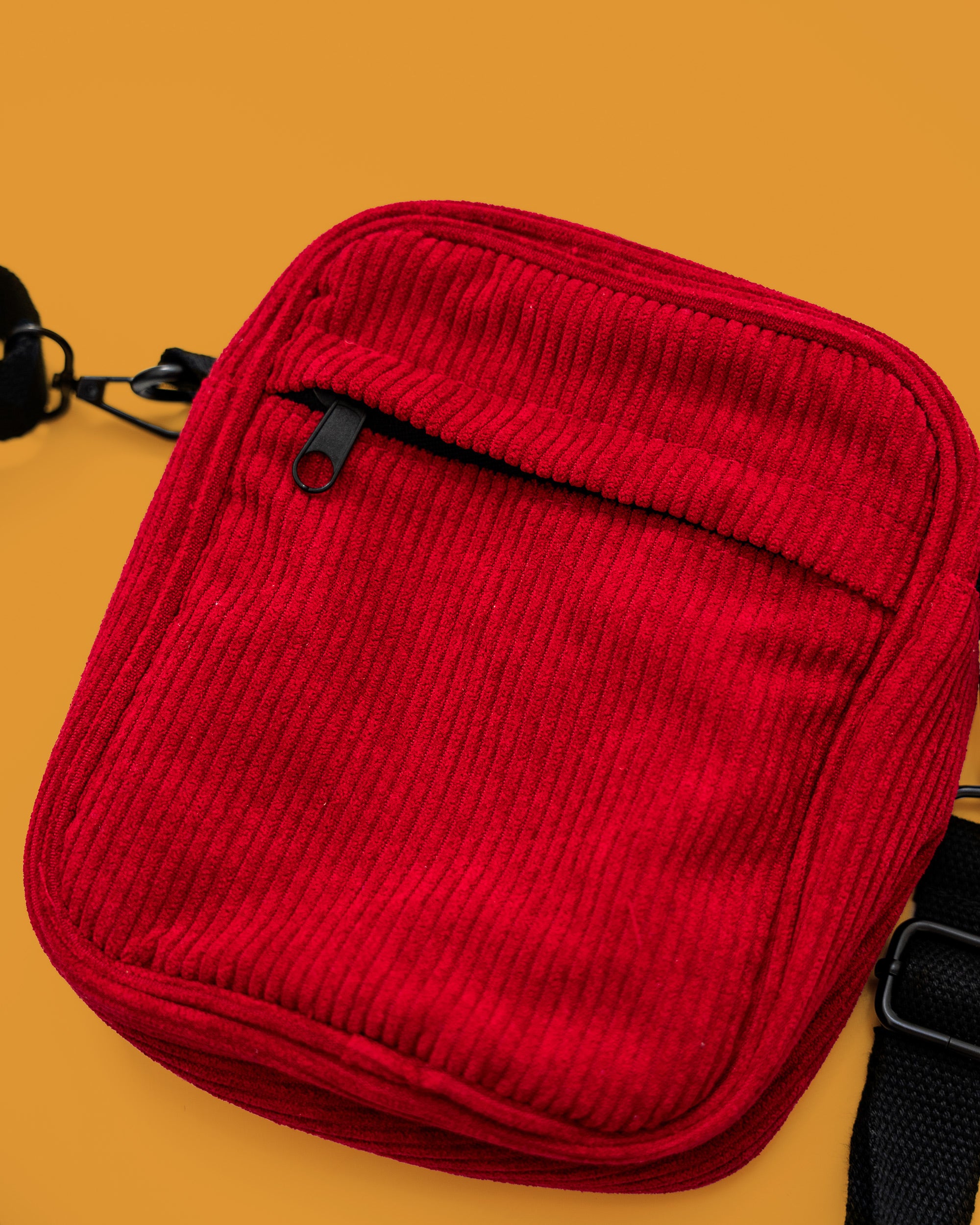 kabujiro-red-crane-crossbody-bag-umh-ngetasche-15x18 image 3