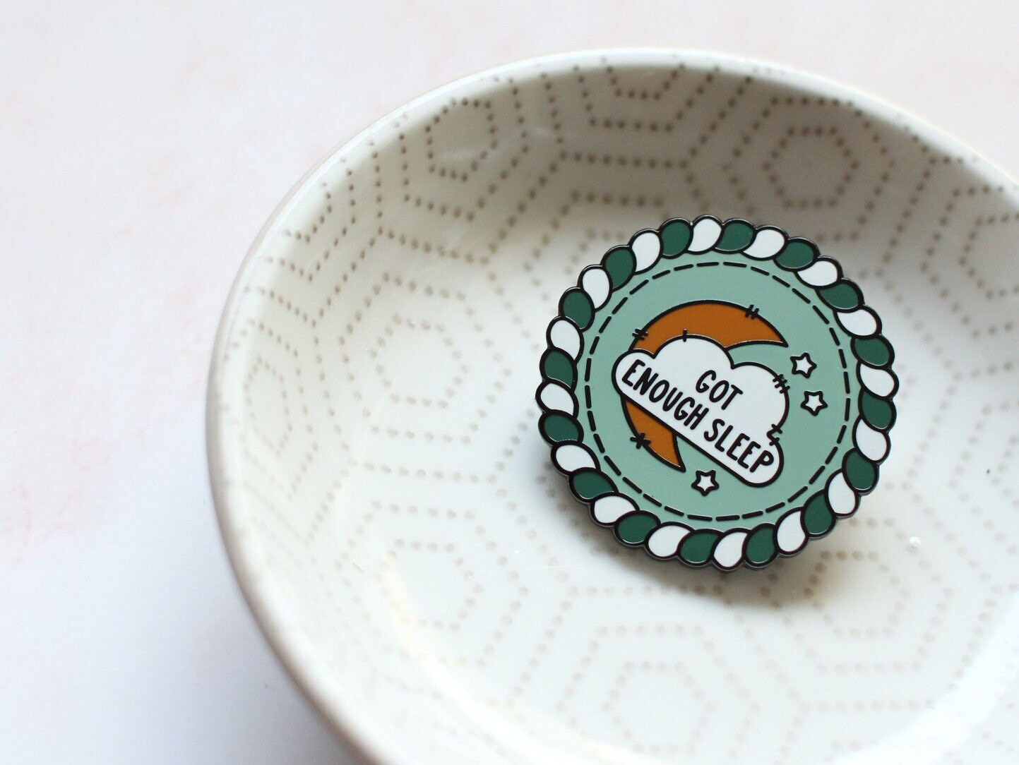 miamouz-self-care-emaille-pins-5er-set-berraschung image 5